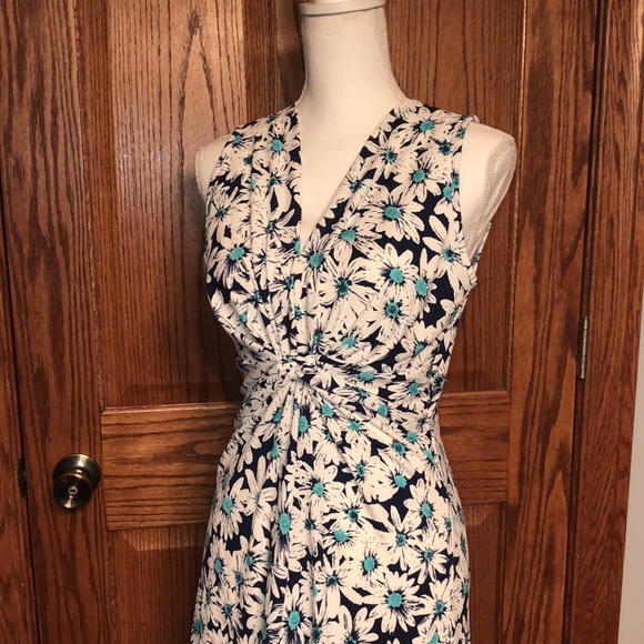 NWT Daisy Print Front Knot Dress - Picture 4 of 12